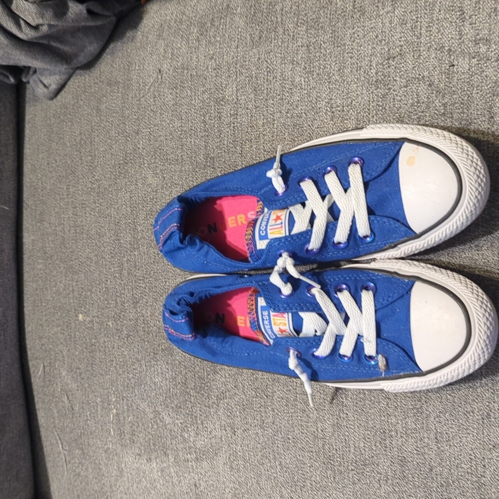 Royal blue Converse women's size 6 gathered elastic back